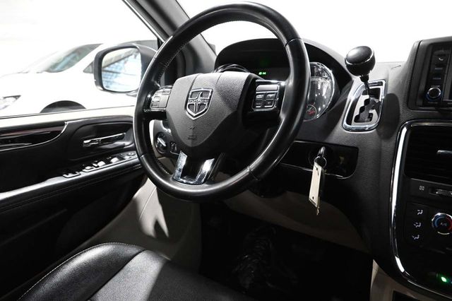 2019 Dodge Grand Caravan SXT Mobility Handicap Van - 22992712 - 21