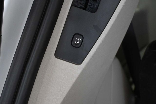 2019 Dodge Grand Caravan SXT Mobility Handicap Van - 22992712 - 23