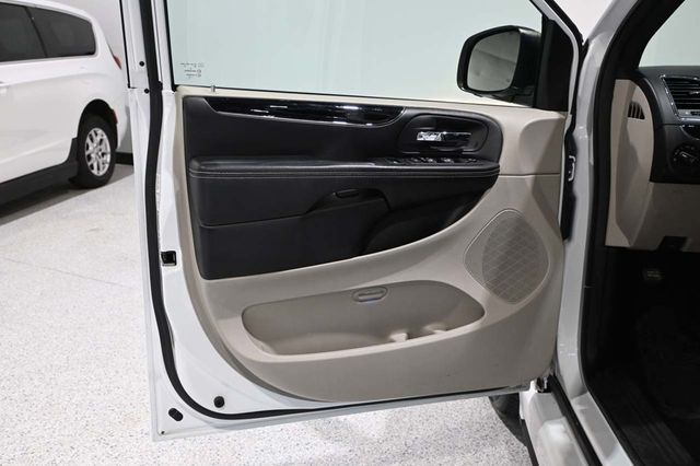 2019 Dodge Grand Caravan SXT Mobility Handicap Van - 22992712 - 26