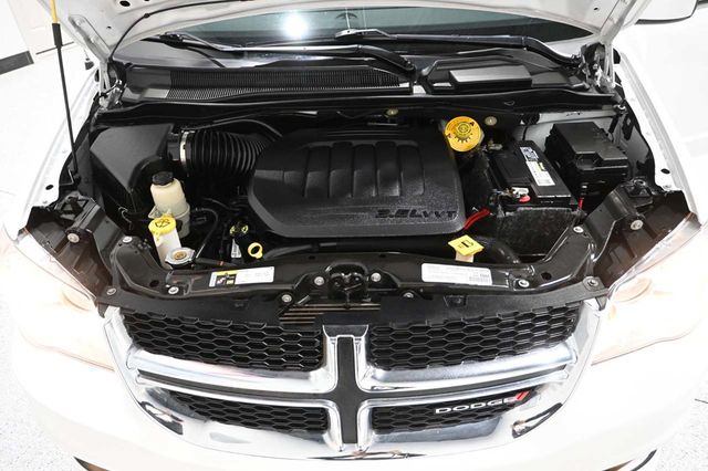 2019 Dodge Grand Caravan SXT Mobility Handicap Van - 22992712 - 32