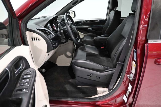 2019 Dodge Grand Caravan SXT Mobility Handicap Van - 23085262 - 12