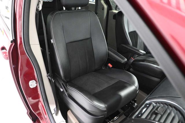 2019 Dodge Grand Caravan SXT Mobility Handicap Van - 23085262 - 15