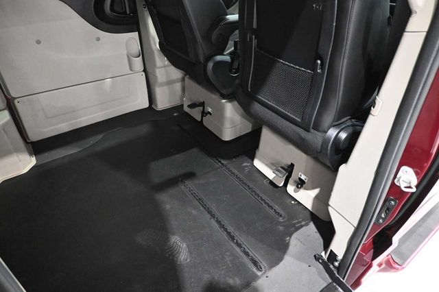 2019 Dodge Grand Caravan SXT Mobility Handicap Van - 23085262 - 18