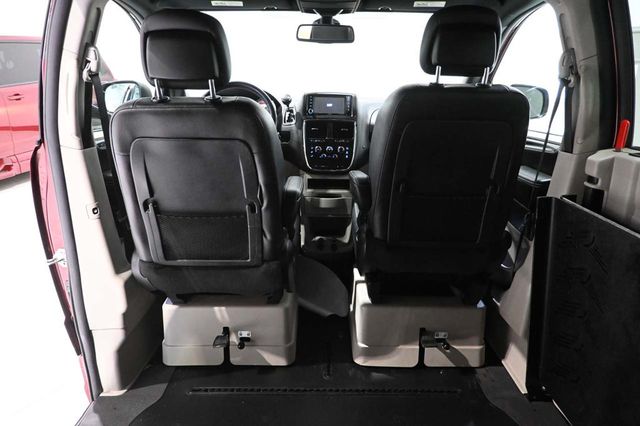 2019 Dodge Grand Caravan SXT Mobility Handicap Van - 23085262 - 19
