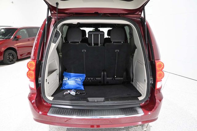 2019 Dodge Grand Caravan SXT Mobility Handicap Van - 23085262 - 24