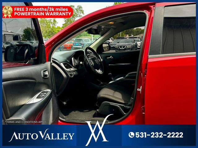 2019 Dodge Journey SE Sport Utility 4D - 22943572 - 11