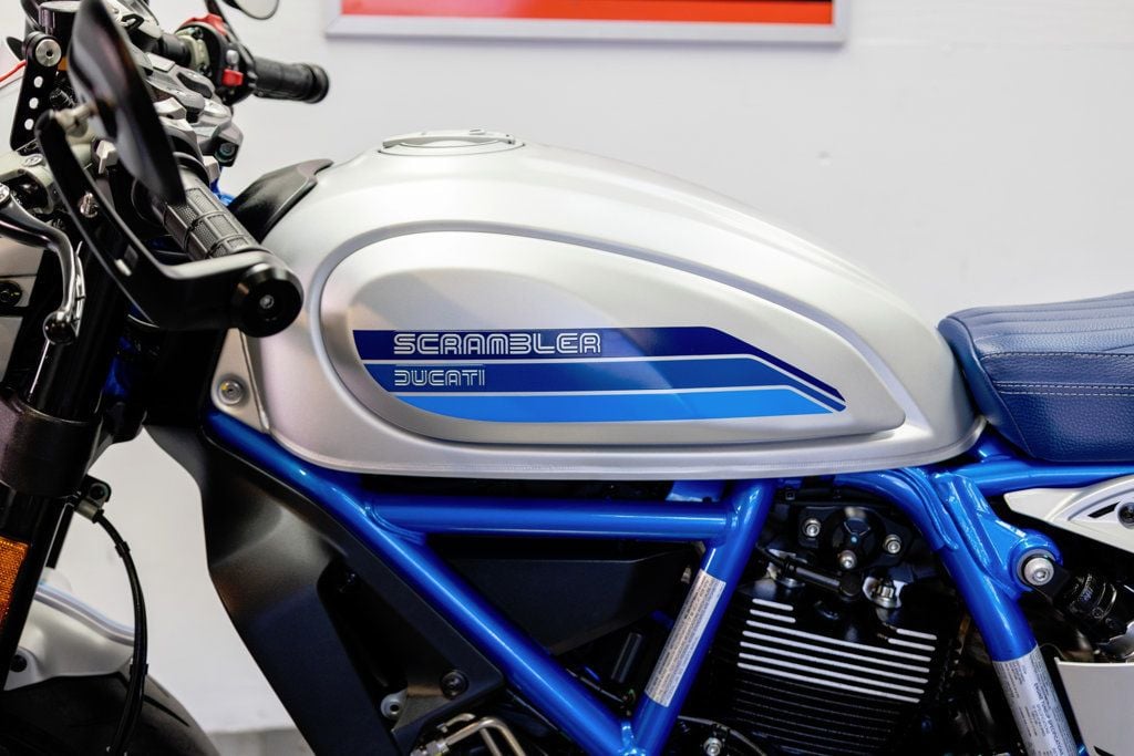2019 DUCATI SCRAMBLER CAFE RACER RETRO FUN TO RIDE!!! - 22947069 - 17