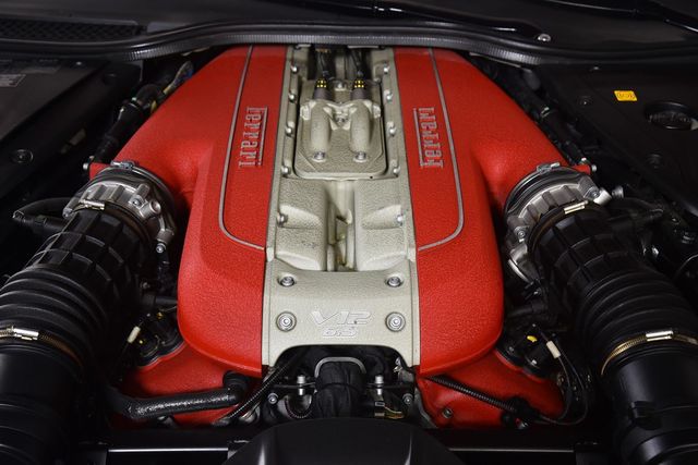 2019 Ferrari 812 SUPERFAST Coupe - 22182191 - 4