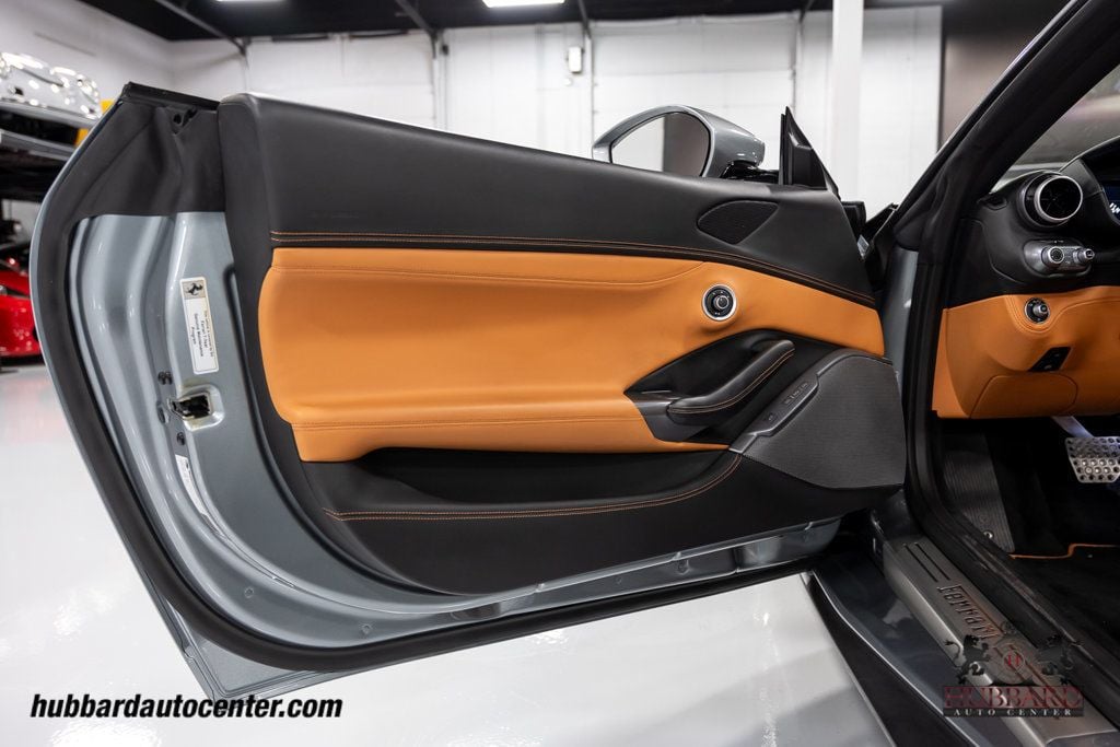 2019 Ferrari Portofino Convertible - 23076161 - 15