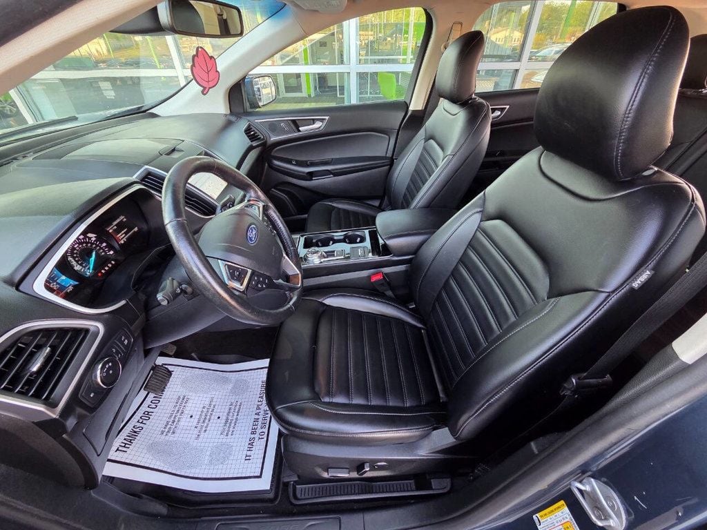 2019 Ford Edge SEL photo 10