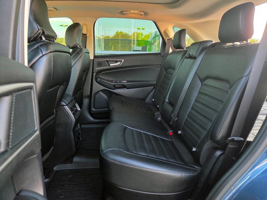 2019 Ford Edge SEL photo 12