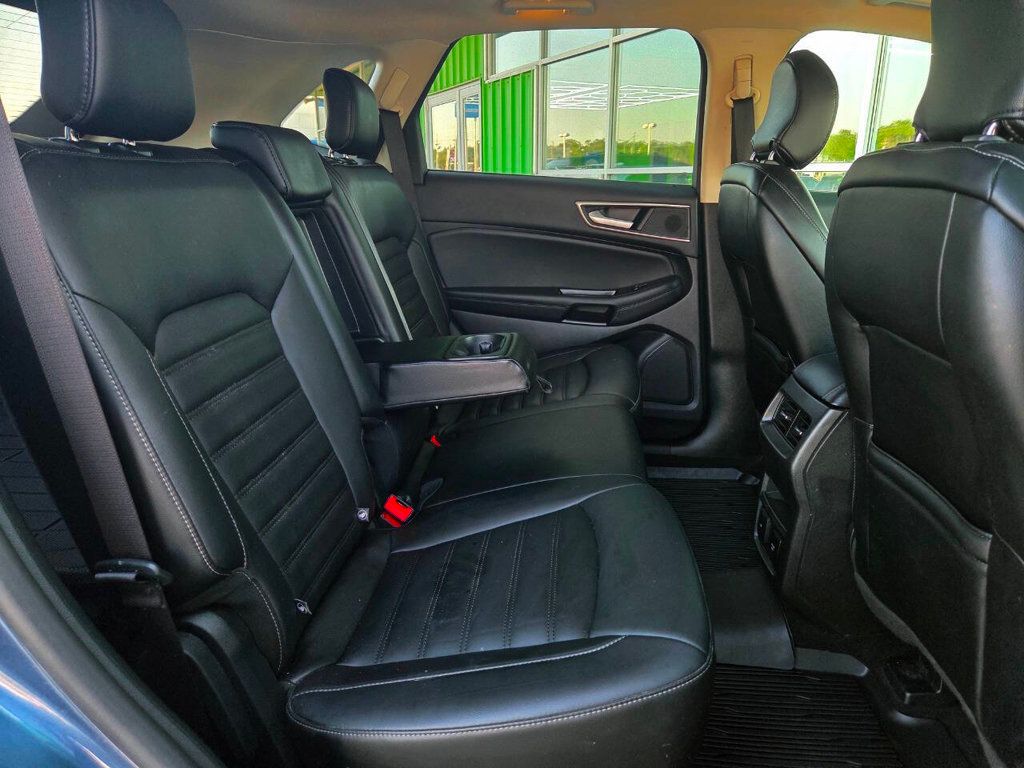 2019 Ford Edge SEL photo 14