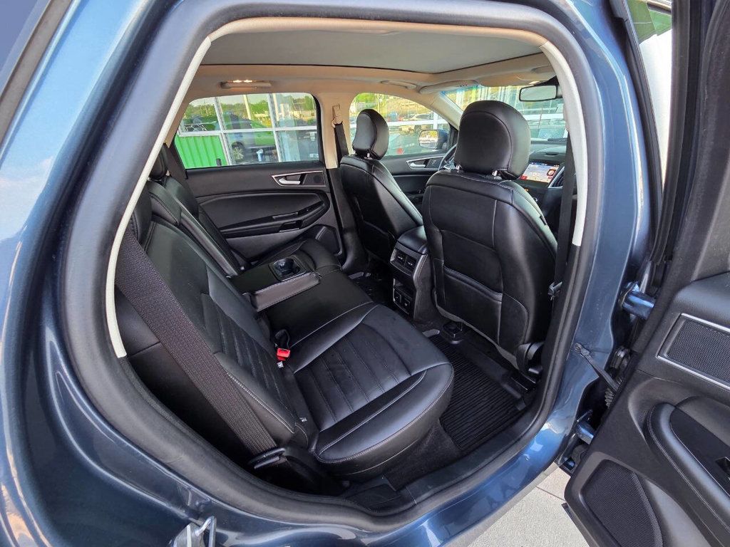 2019 Ford Edge SEL photo 15