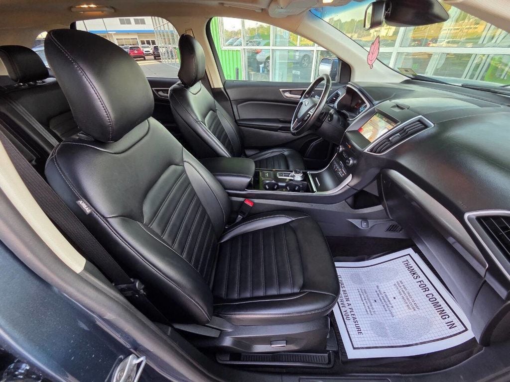 2019 Ford Edge SEL photo 17