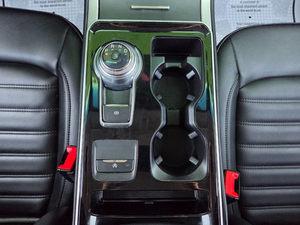 2019 Ford Edge SEL photo 24