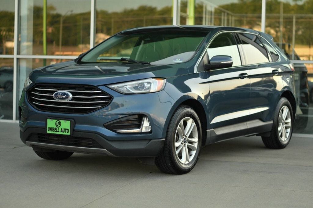 2019 Ford Edge SEL photo 3