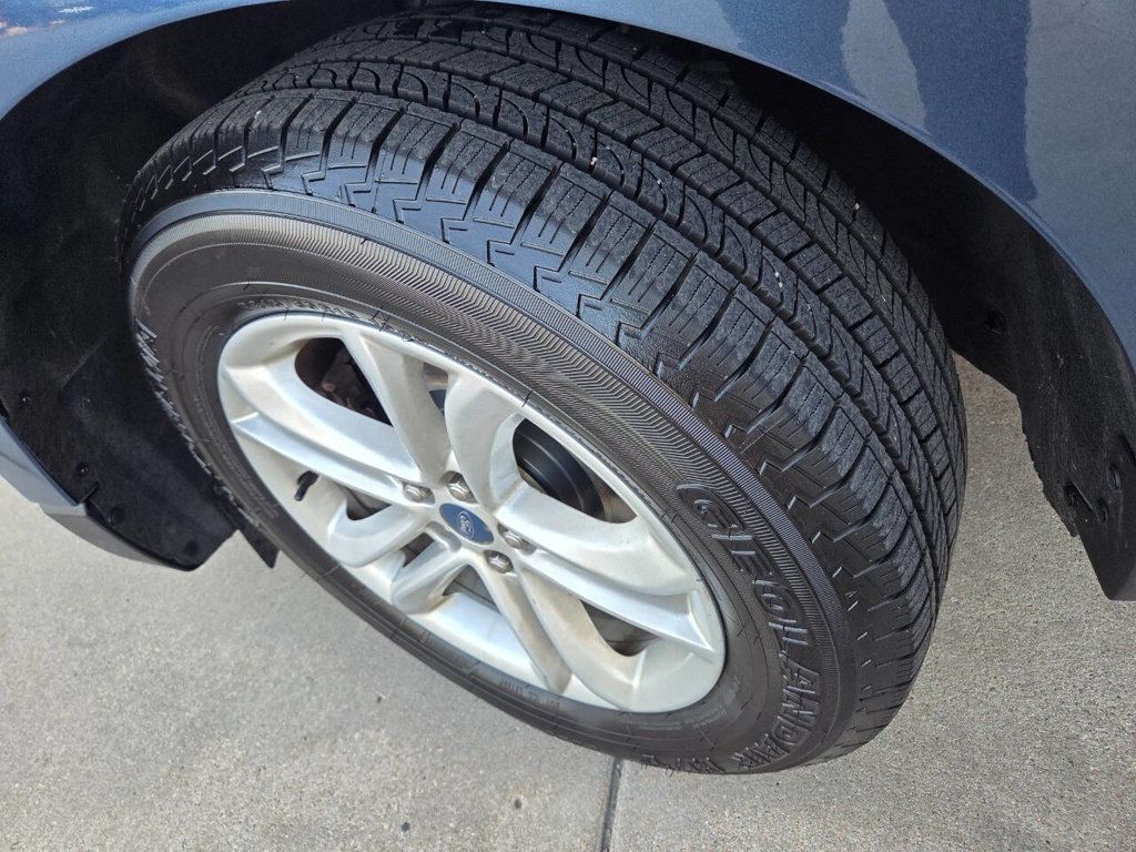 2019 Ford Edge SEL photo 40
