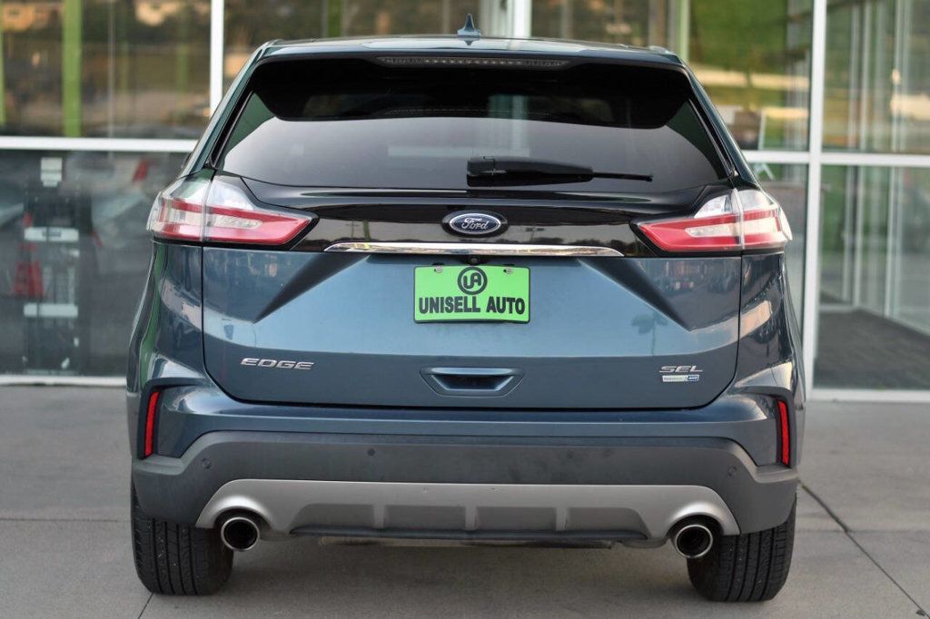 2019 Ford Edge SEL photo 6