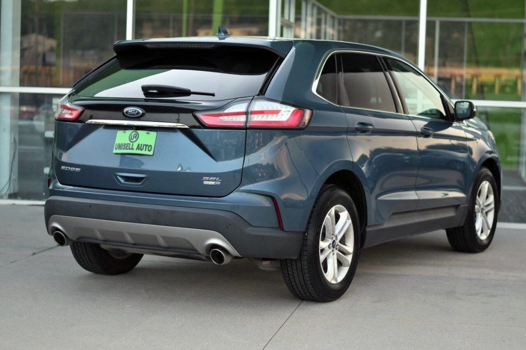 2019 Ford Edge SEL photo 7