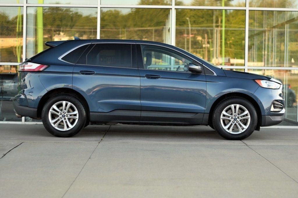 2019 Ford Edge SEL photo 8