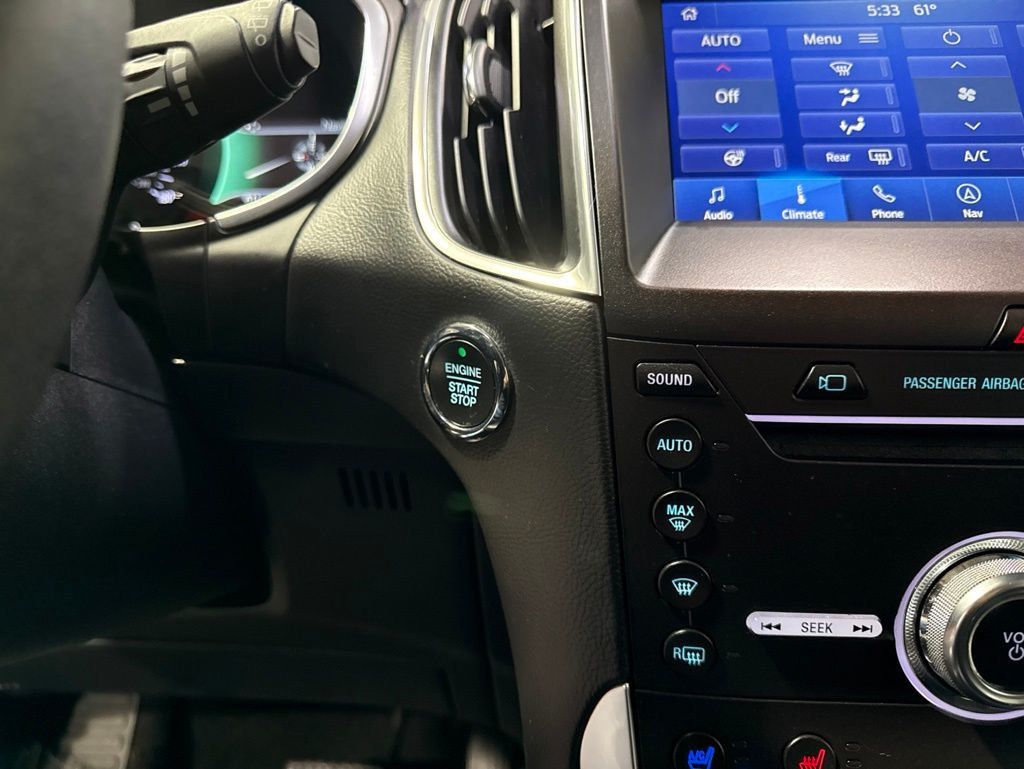 2019 Ford Edge Titanium AWD - 23022567 - 11