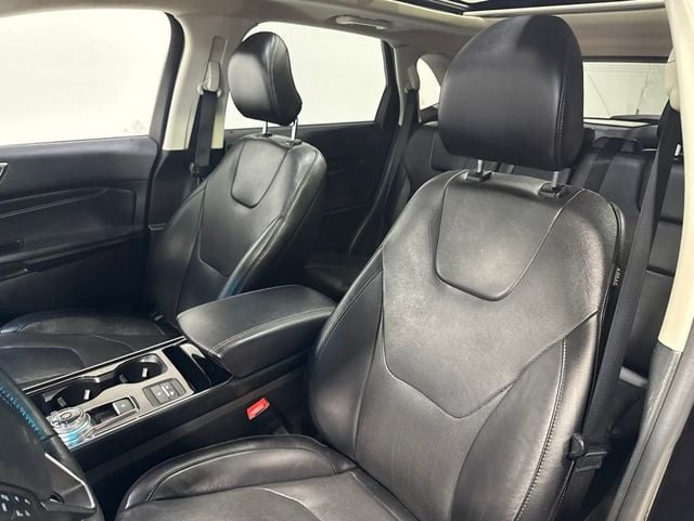 2019 Ford Edge Titanium AWD - 23022567 - 22