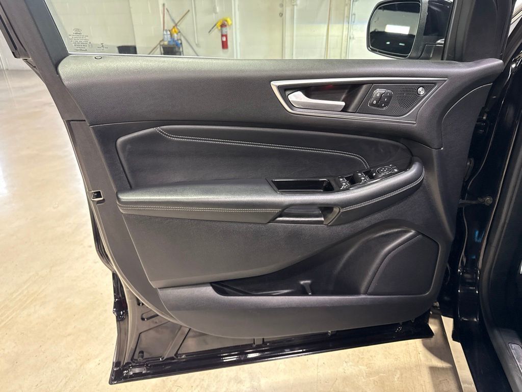 2019 Ford Edge Titanium AWD - 23022567 - 24
