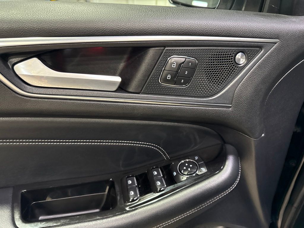 2019 Ford Edge Titanium AWD - 23022567 - 25