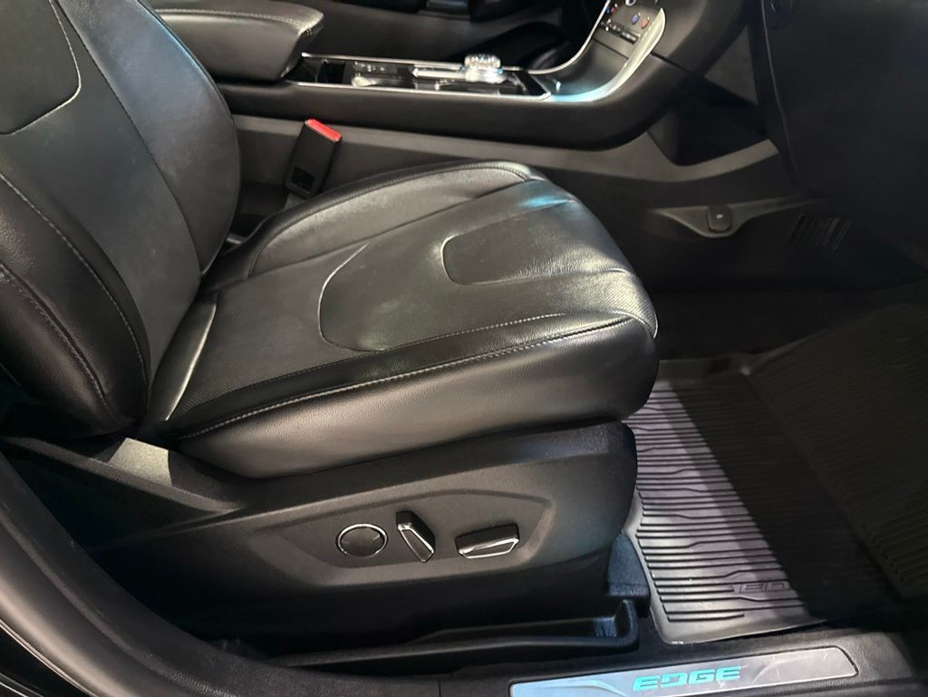 2019 Ford Edge Titanium AWD - 23022567 - 39