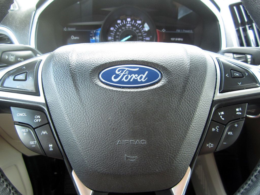 2019 Ford Edge Titanium photo 25