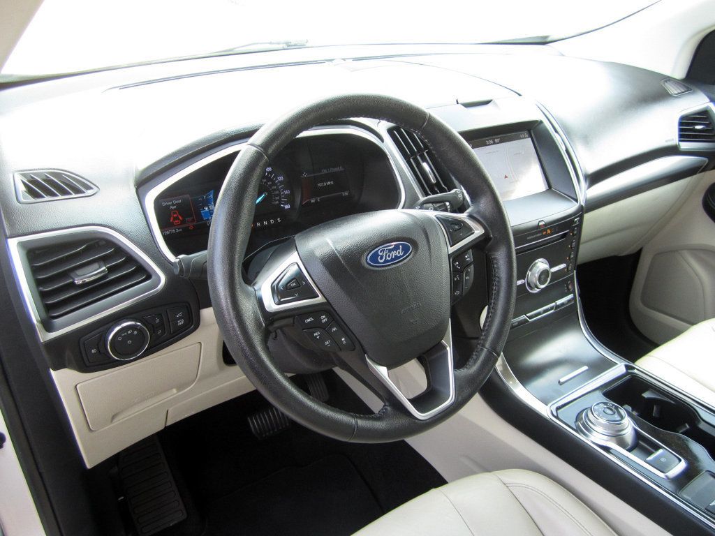 2019 Ford Edge Titanium photo 7