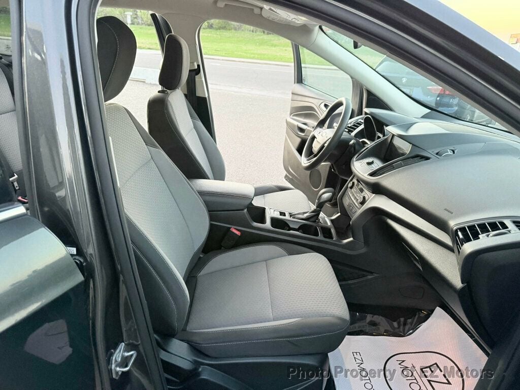 2019 Ford Escape SE 4WD - 22863274 - 17