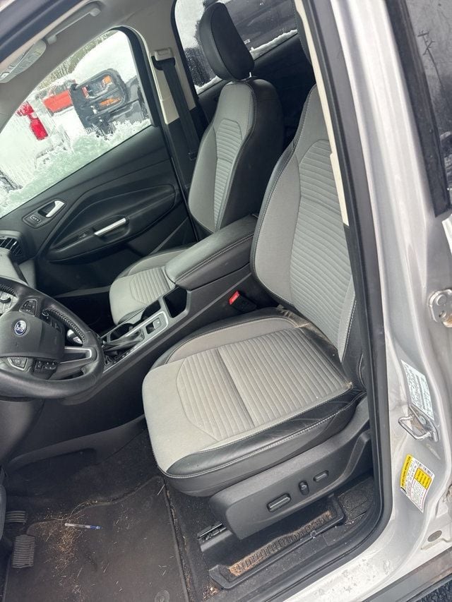 2019 Ford Escape SE 4WD - 22772541 - 19