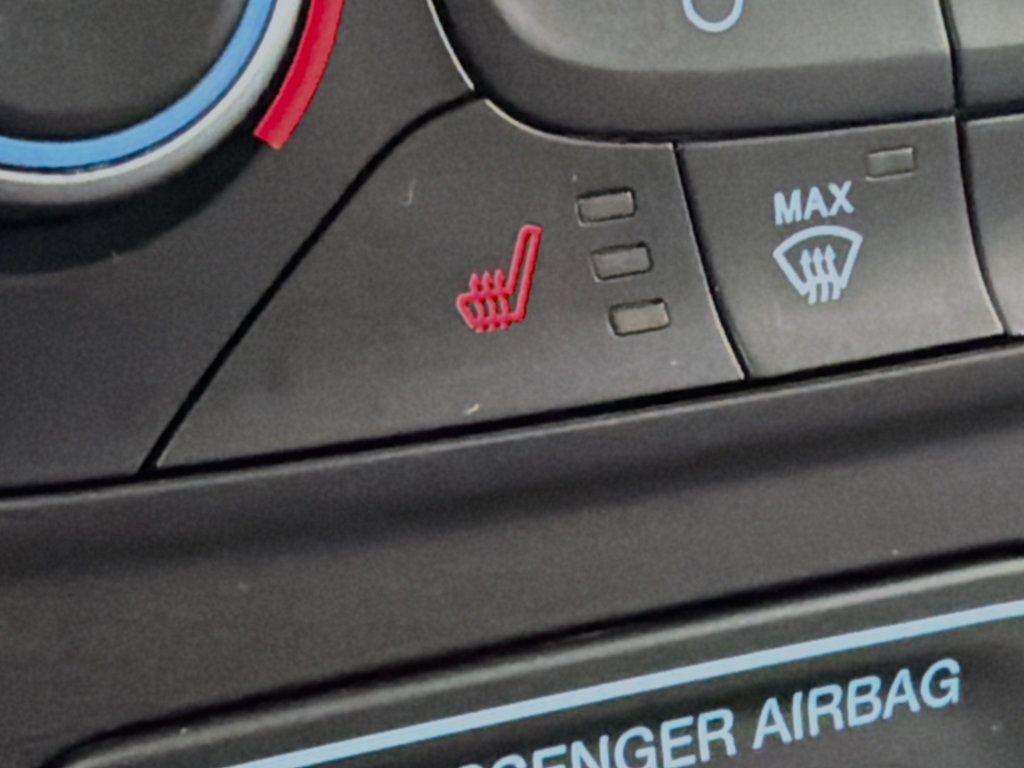 2019 Ford Escape SE 4WD - 23008143 - 19