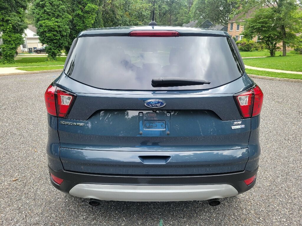 2019 Ford Escape SE photo 4