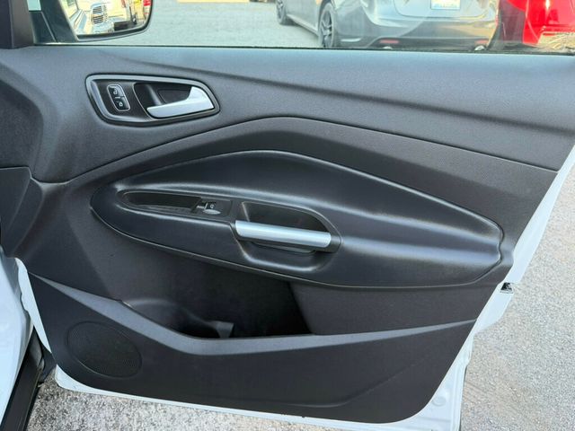 2019 Ford Escape SE FWD - 22991977 - 16