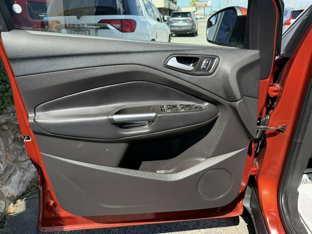 2019 Ford Escape SE FWD - 23081837 - 18