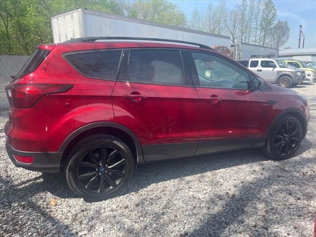 2019 Ford Escape SE FWD - 21880359 - 2