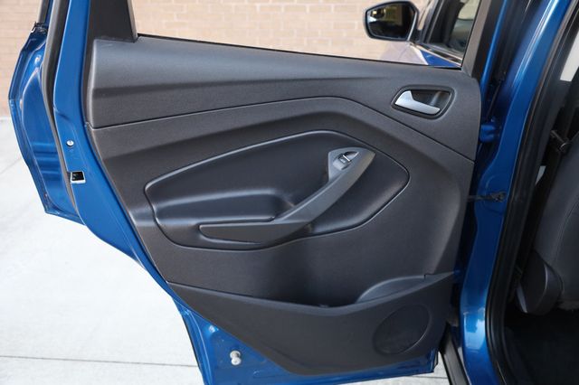 2019 Ford Escape SE FWD - 22907924 - 17