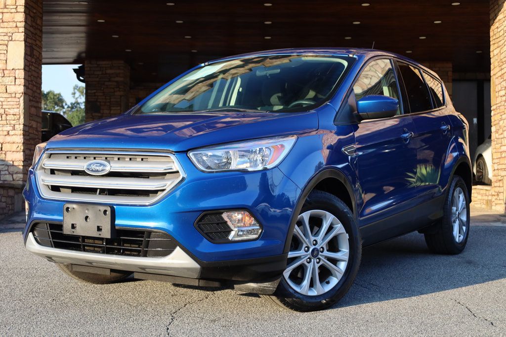 2019 Ford Escape SE photo 2