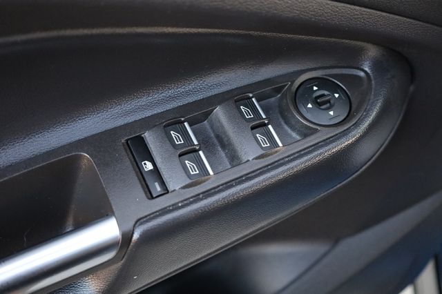 2019 Ford Escape SE FWD - 22907924 - 35