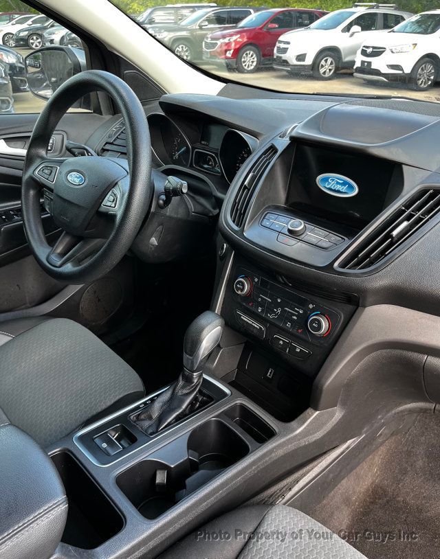 2019 Ford Escape SE FWD - 23066744 - 17