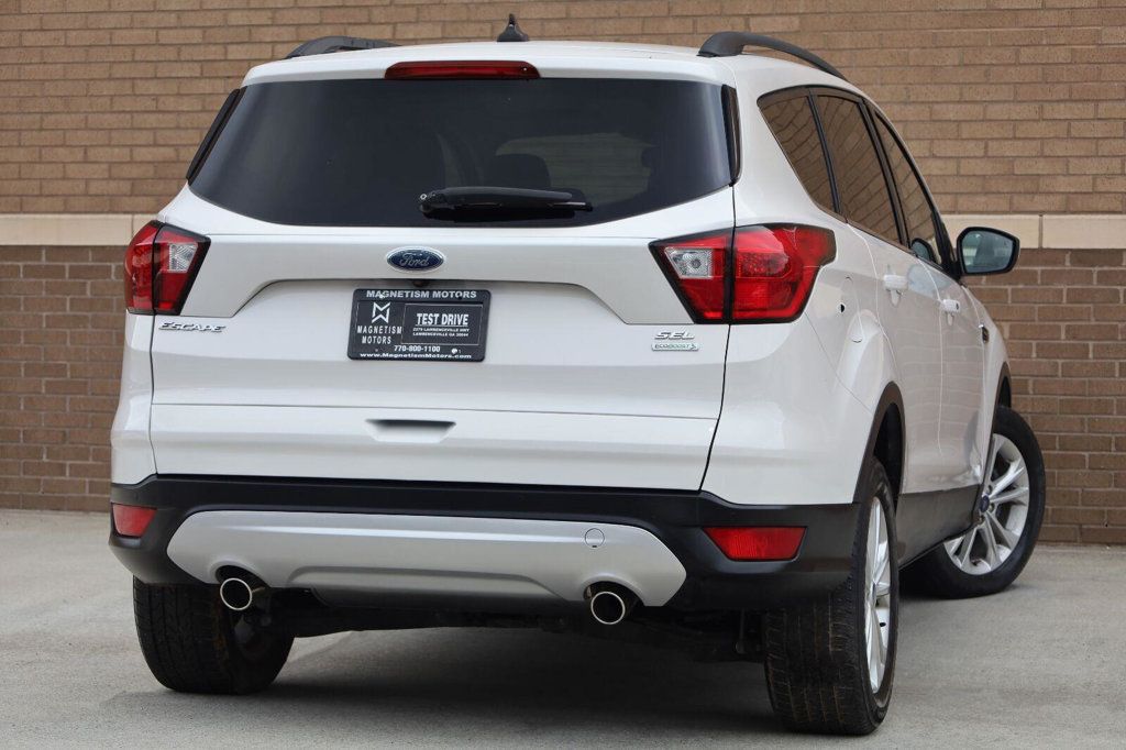 Ford Escape photo 10