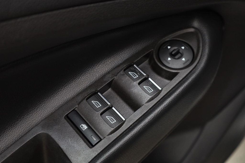Ford Escape photo 37