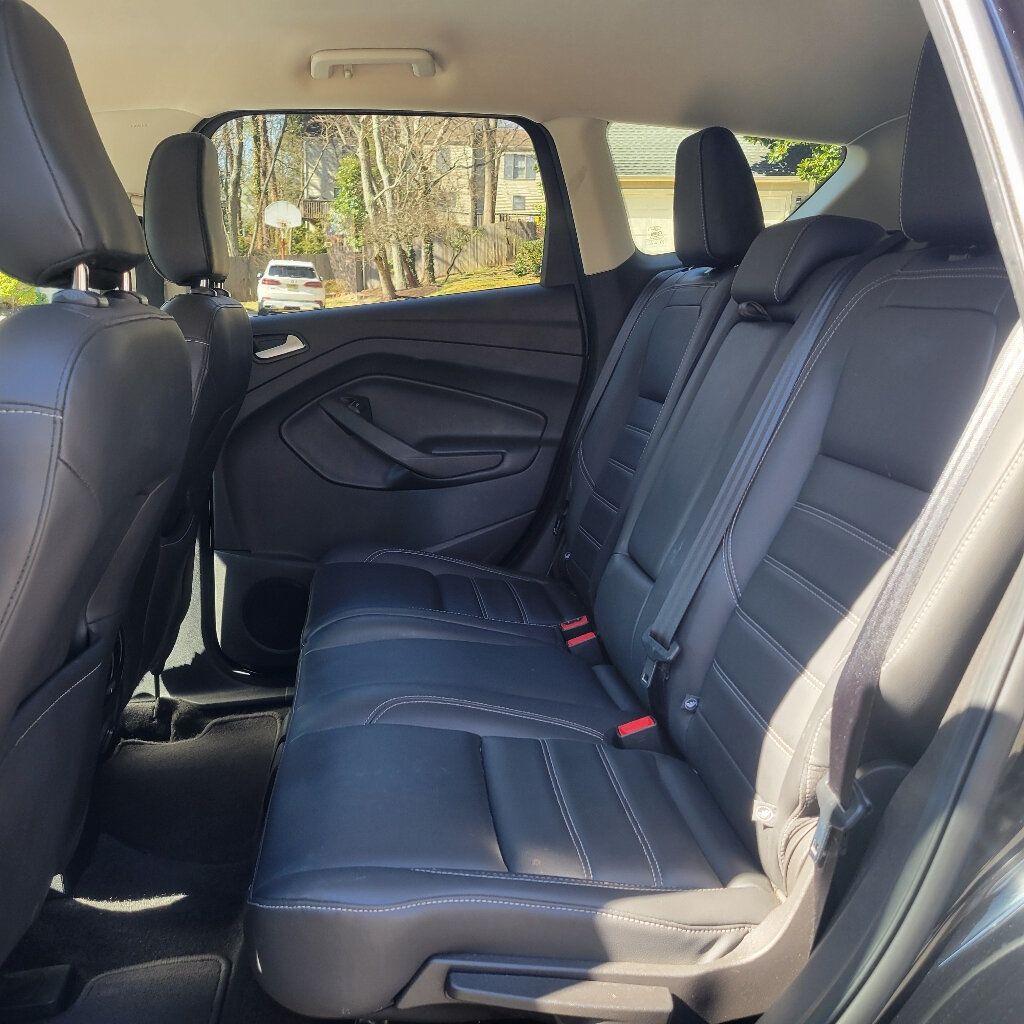 2019 Ford Escape SEL photo 11