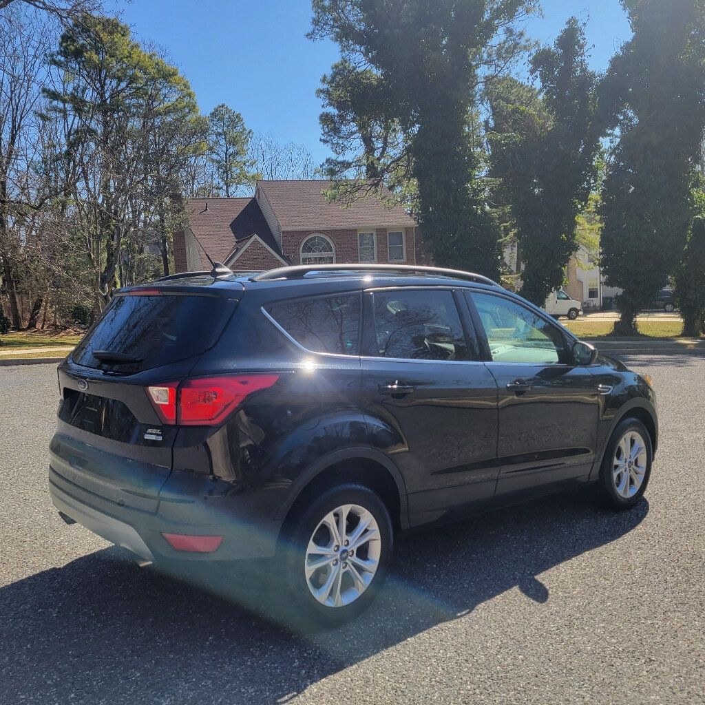 2019 Ford Escape SEL photo 2