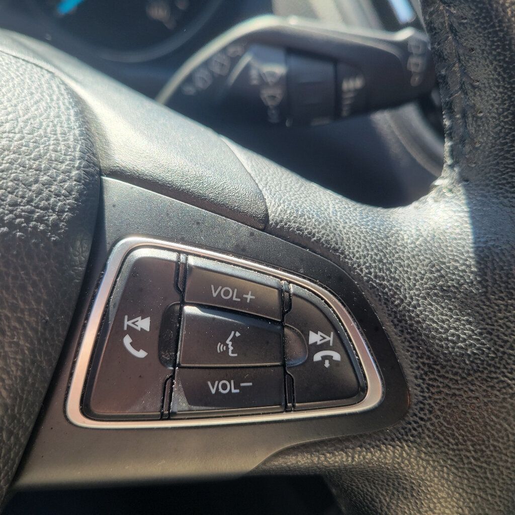 2019 Ford Escape SEL photo 20