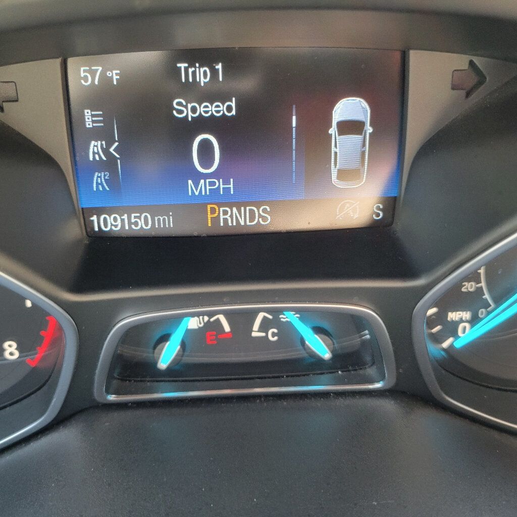 2019 Ford Escape SEL photo 21