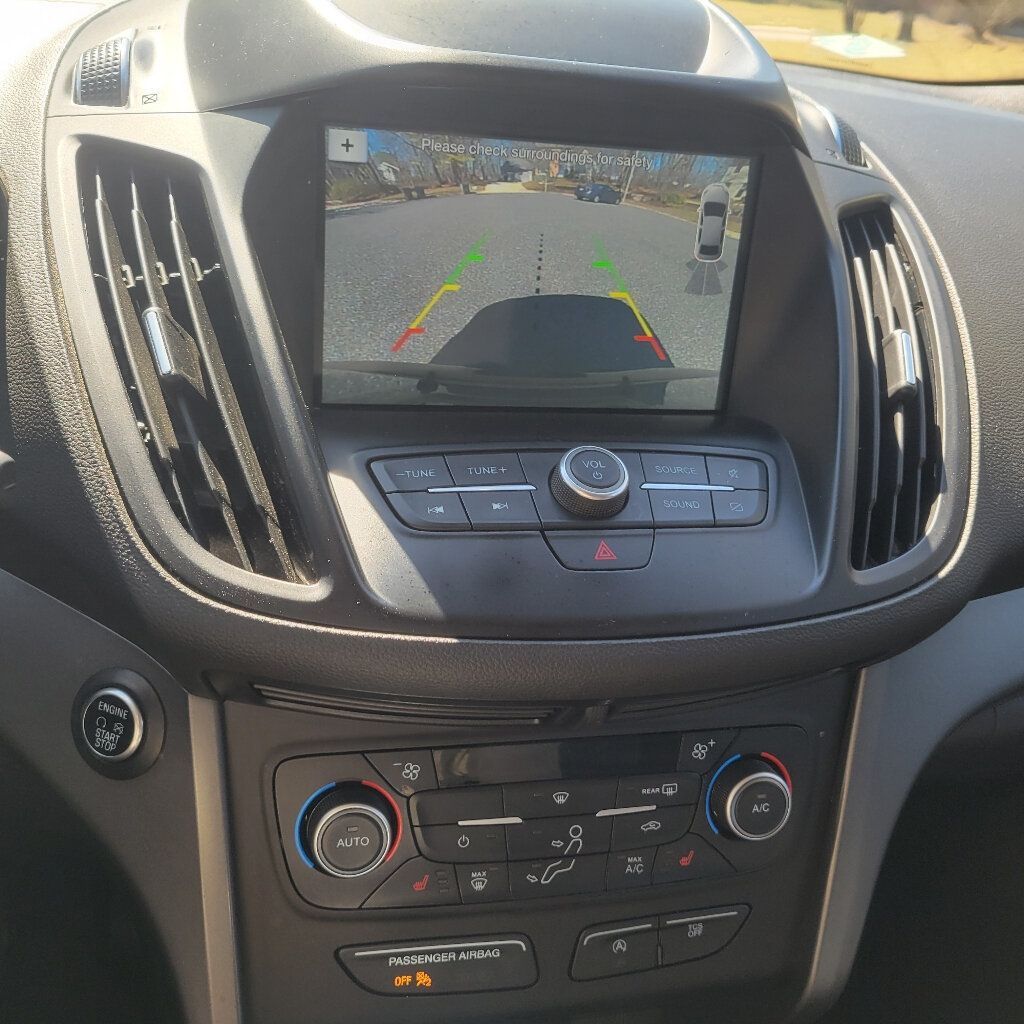 2019 Ford Escape SEL photo 22