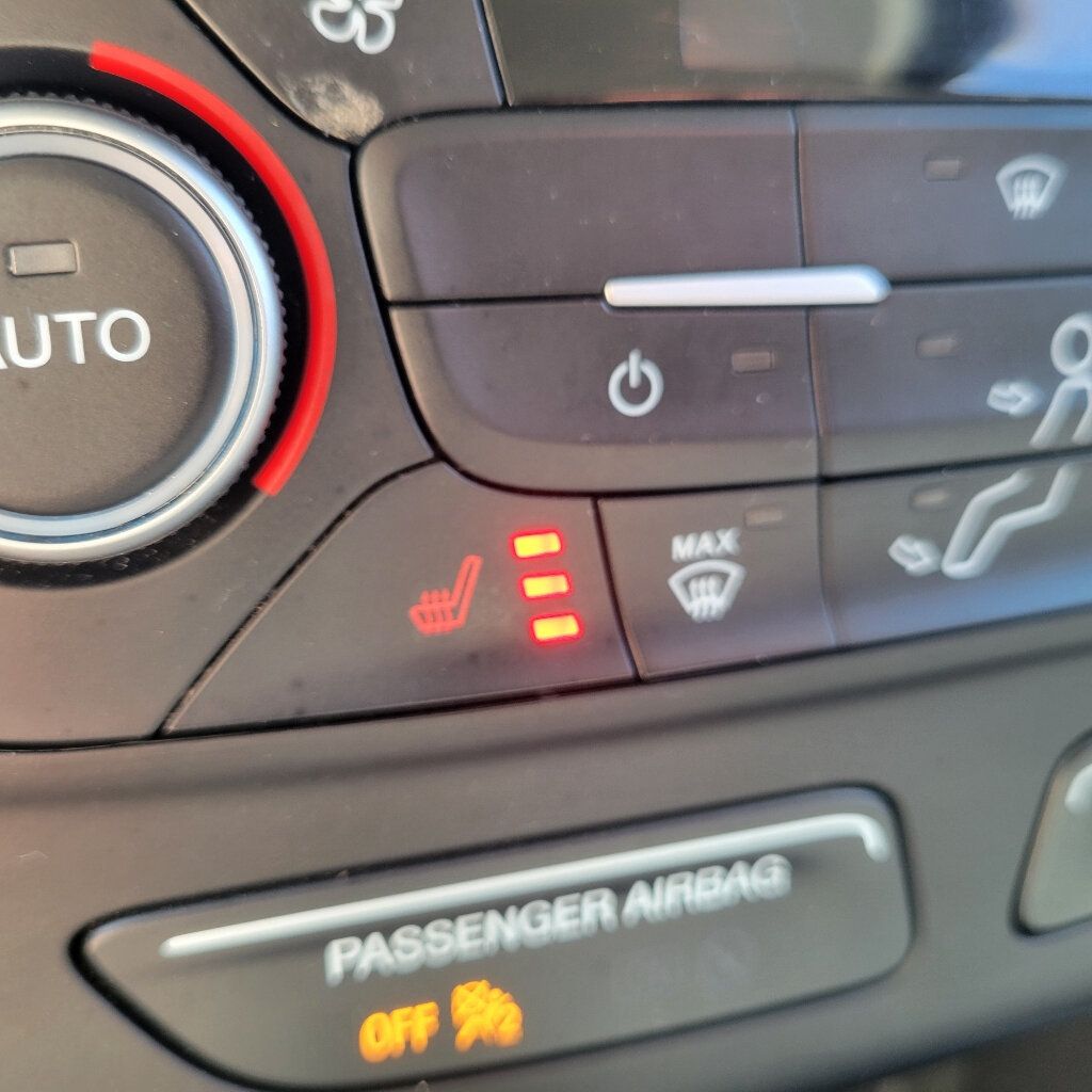 2019 Ford Escape SEL photo 23